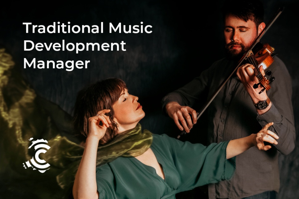 Photograph of two performers / Ffotograff o ddau berfformiwr 