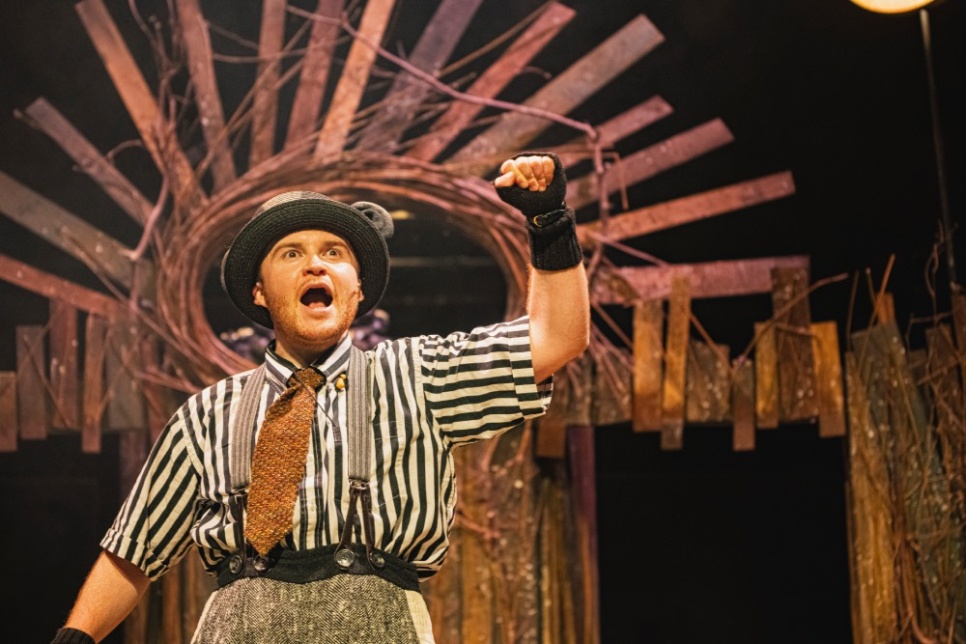 an image of an actor on stage